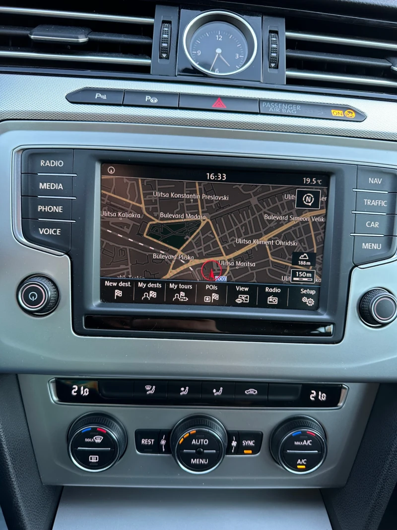 VW Passat 2.0TDI BLUEMOTION, снимка 16 - Автомобили и джипове - 52598586