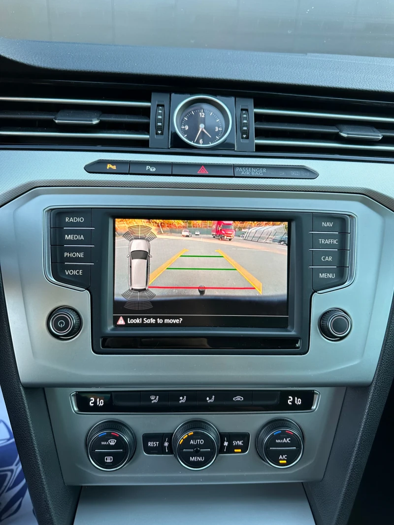 VW Passat 2.0TDI BLUEMOTION, снимка 17 - Автомобили и джипове - 52598586