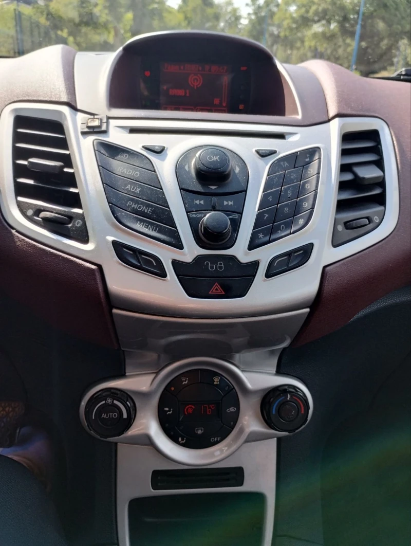 Ford Fiesta 1.4  97к.с. БЕНЗИН -ГАЗ!, снимка 9 - Автомобили и джипове - 52287767
