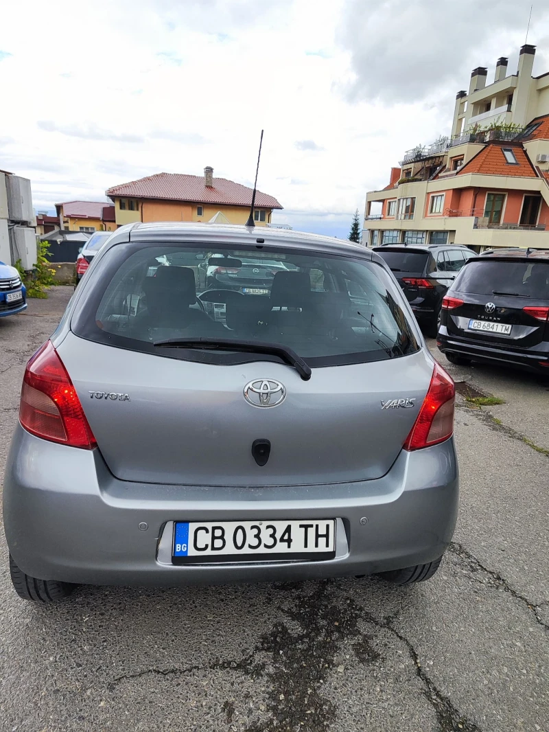 Toyota Yaris 1.0 VVT-I , снимка 7 - Автомобили и джипове - 52323850