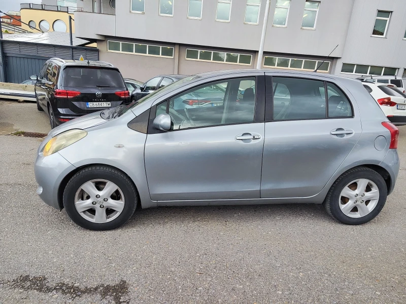 Toyota Yaris 1.0 VVT-I , снимка 5 - Автомобили и джипове - 52323850