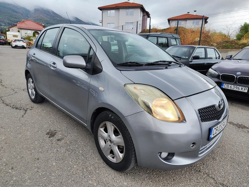 Toyota Yaris 1.0 VVT-I , снимка 2 - Автомобили и джипове - 52323850