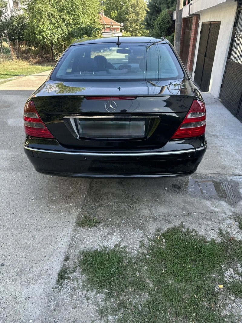 Mercedes-Benz E 220, снимка 3 - Автомобили и джипове - 52473886