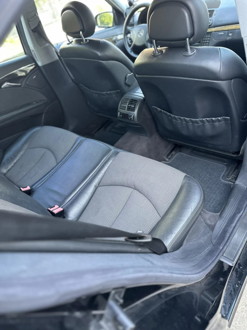 Mercedes-Benz E 220, снимка 9 - Автомобили и джипове - 52473886