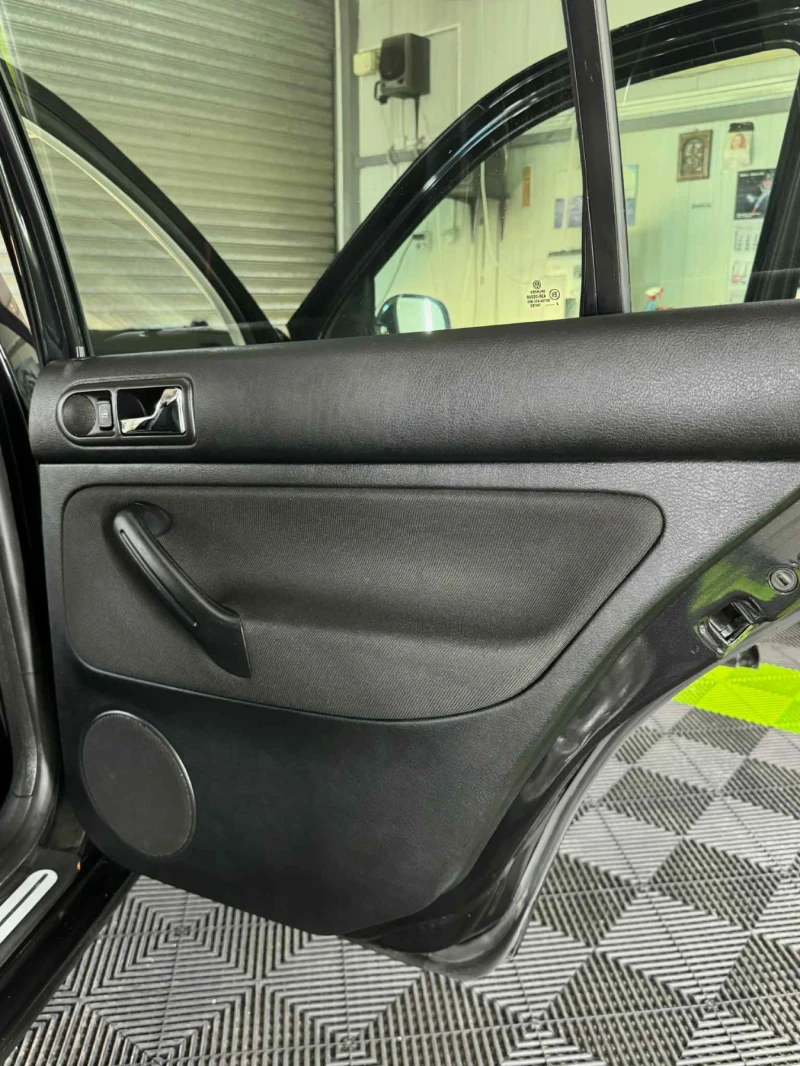 VW Golf 1.9 TDI 4x4, снимка 9 - Автомобили и джипове - 52690364