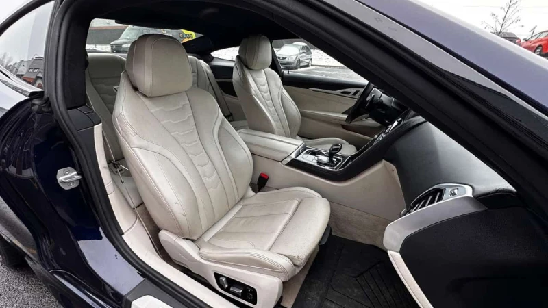 BMW 850 M850i xDrive  CARFAX, снимка 16 - Автомобили и джипове - 53506961