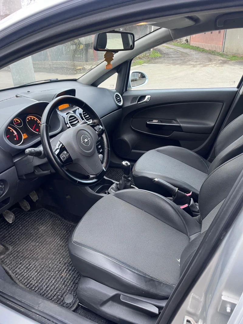 Opel Corsa 1.4 16v 90k /ГАЗ, снимка 8 - Автомобили и джипове - 53519058
