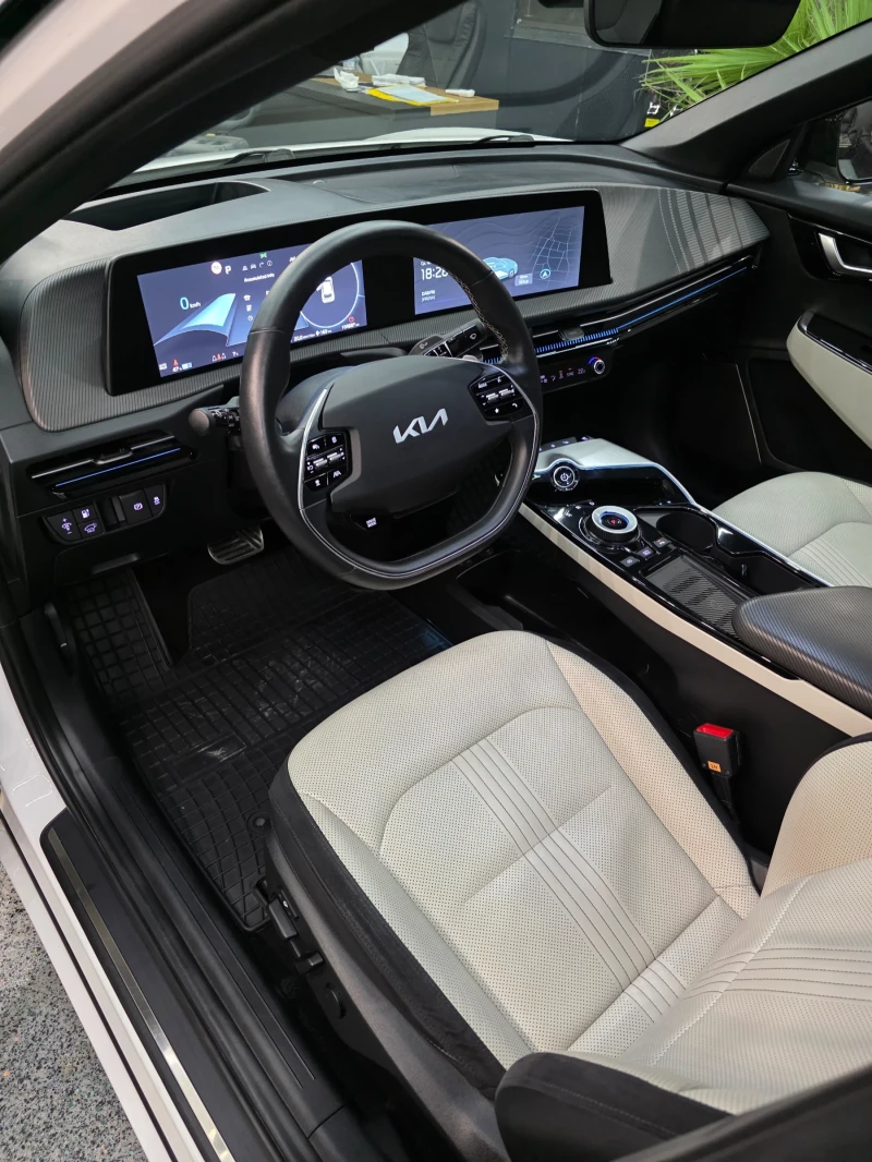 Kia EV6 GT Line Meridian Pano , снимка 11 - Автомобили и джипове - 53525815