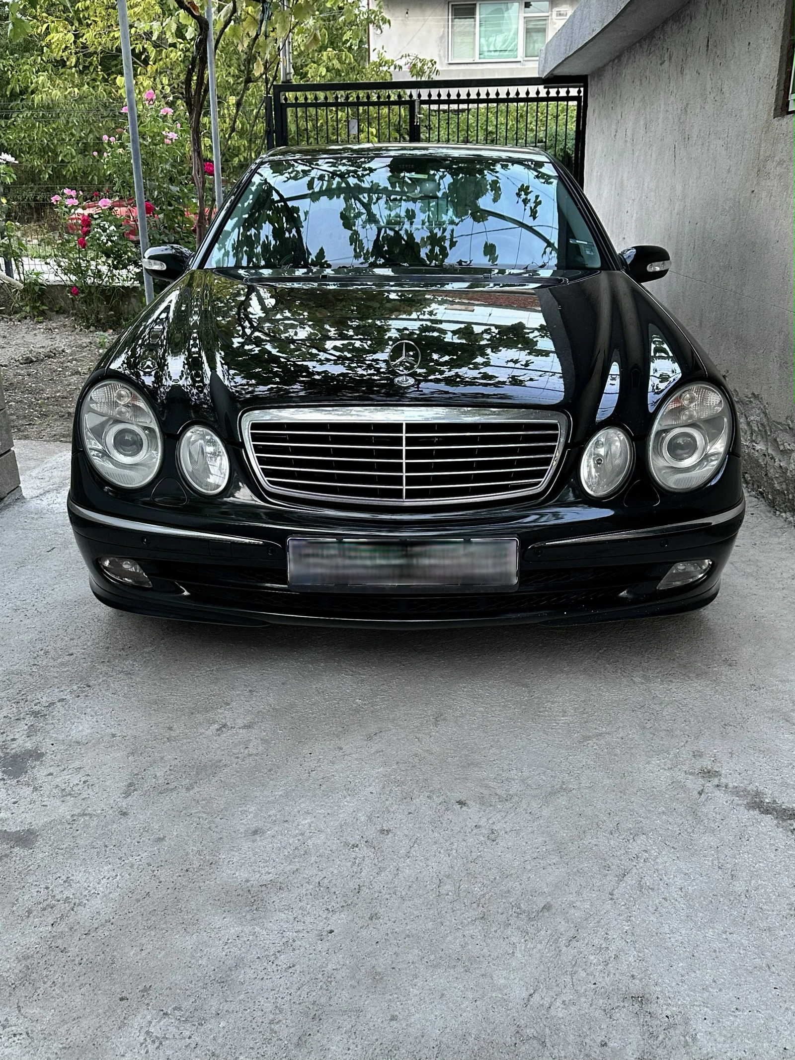Mercedes-Benz E 220, снимка 1