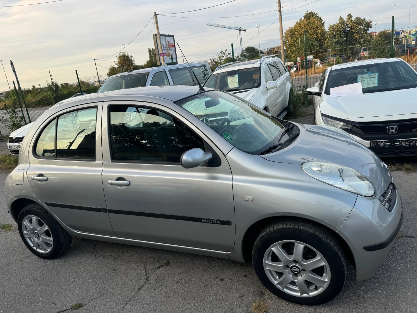 Nissan Micra 1.2 80кс Автоматик - изображение 4