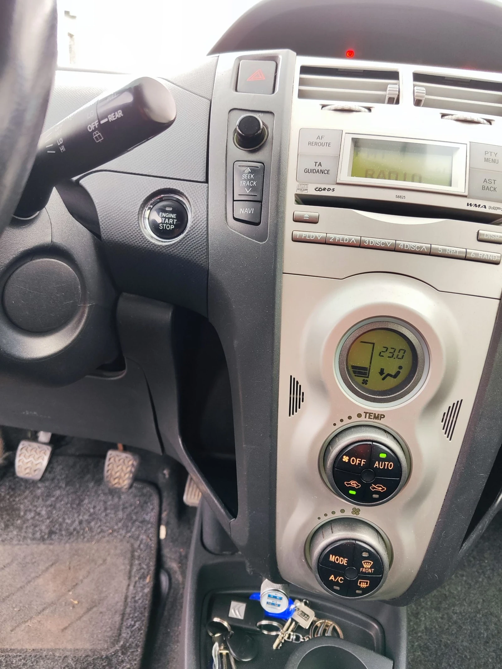 Toyota Yaris 1.0 VVT-I  - изображение 10