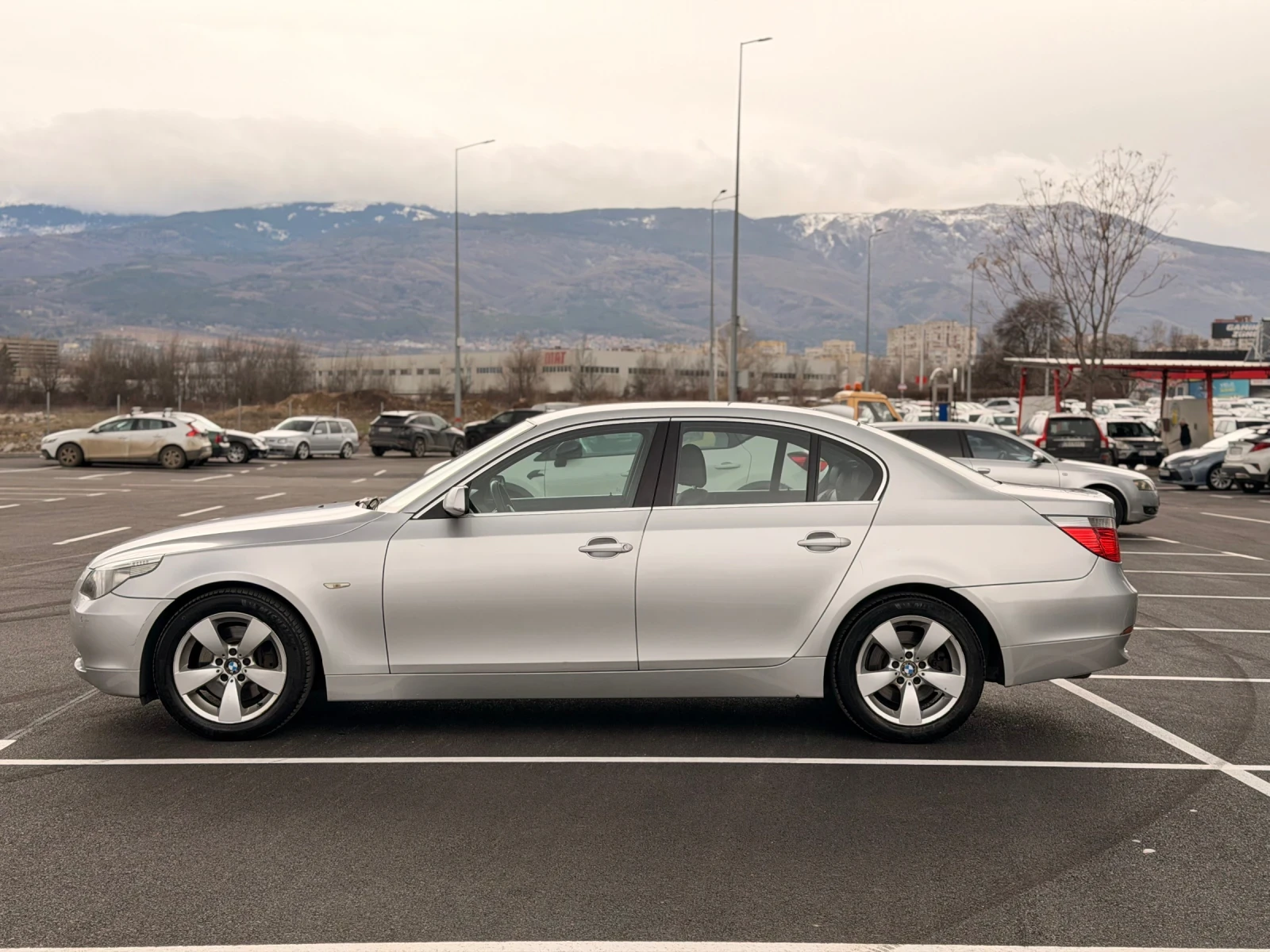 BMW 530 D-лизинг през Уникредит  - изображение 4