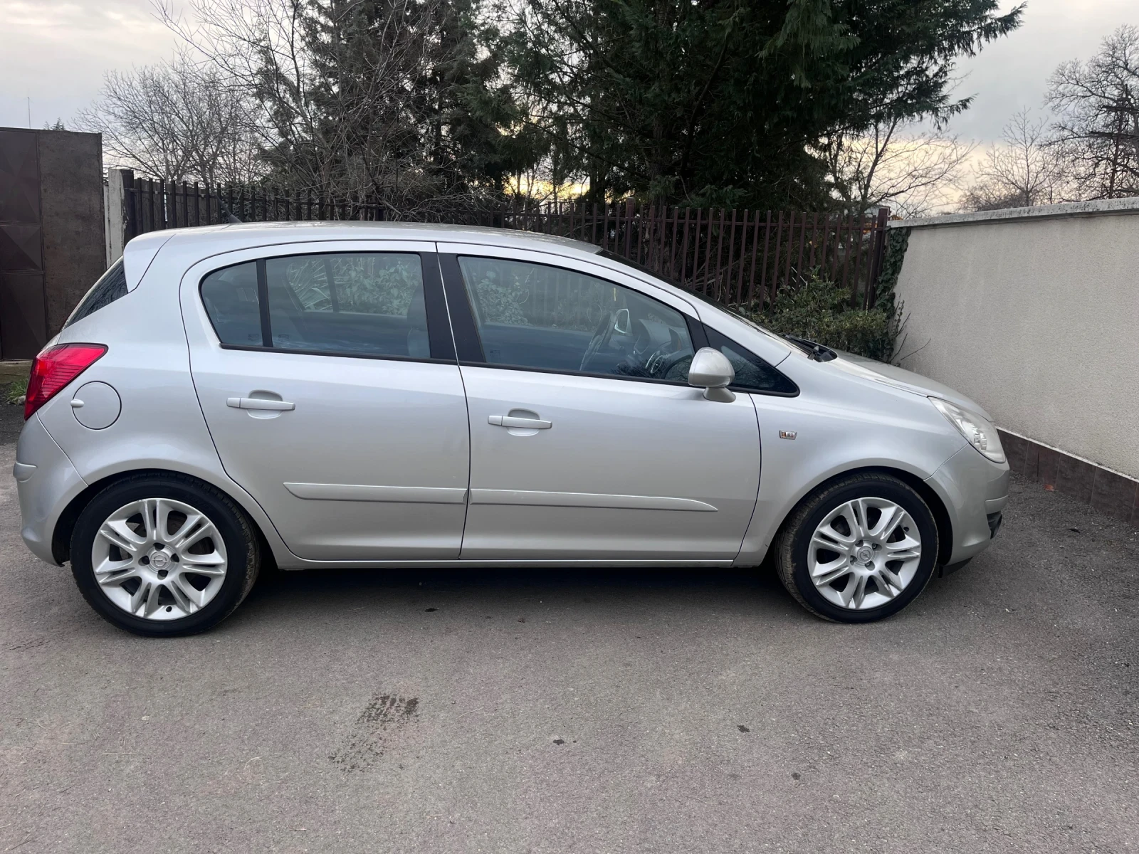 Opel Corsa 1.4 16v 90k /��� | Mobile.bg � ����������� 5