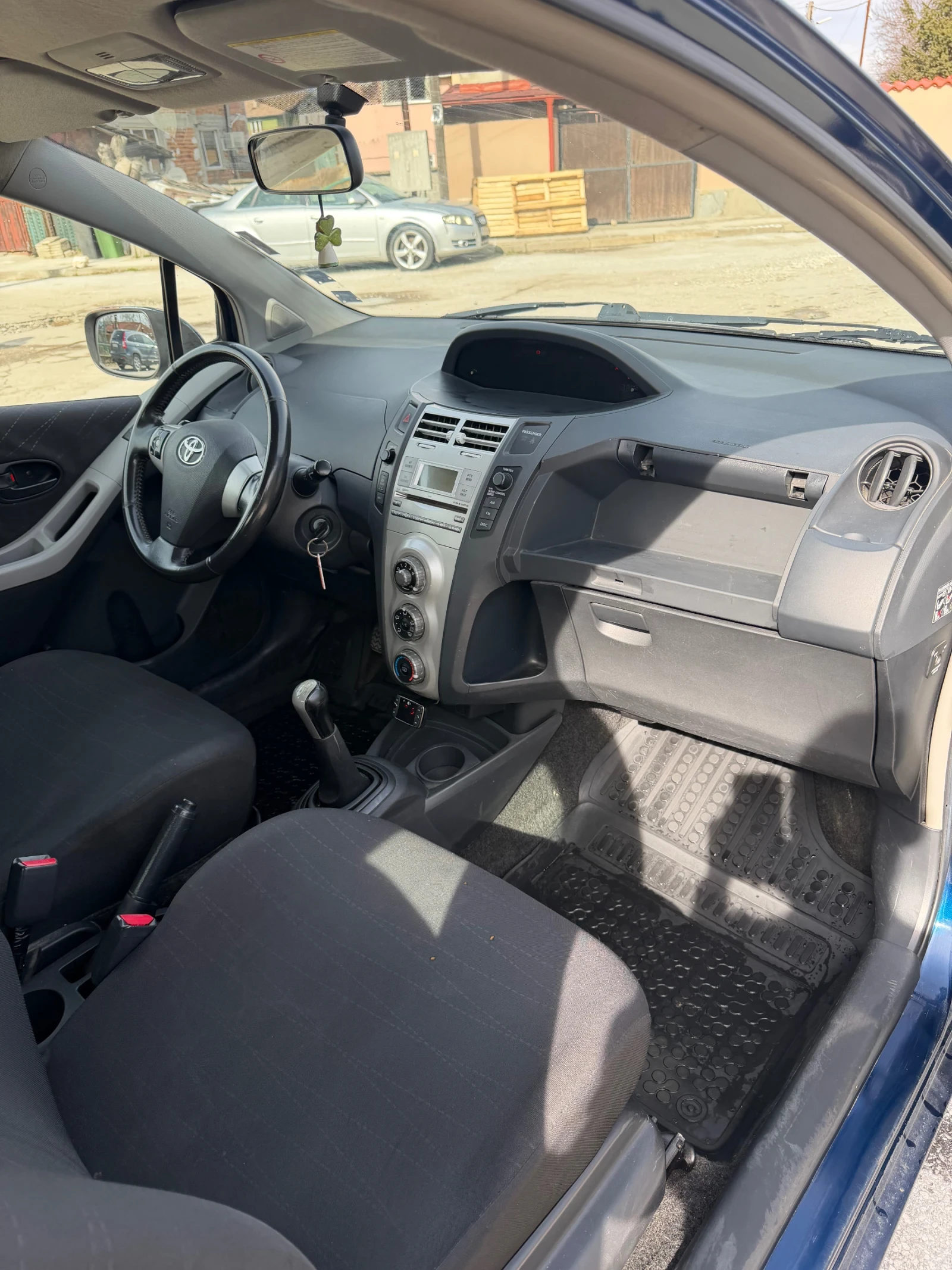 Toyota Yaris, снимка 5 - Автомобили и джипове - 53611377