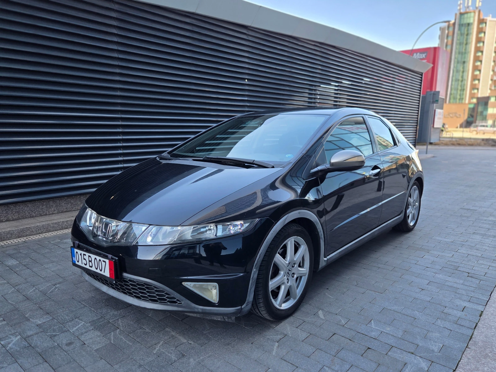 Honda Civic 1.8i-VTEC Газов инж. 140к.с. - изображение 3