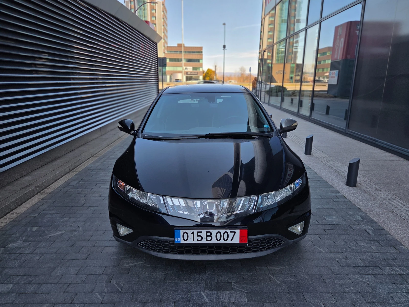 Honda Civic 1.8i-VTEC Газов инж. 140к.с. - изображение 4