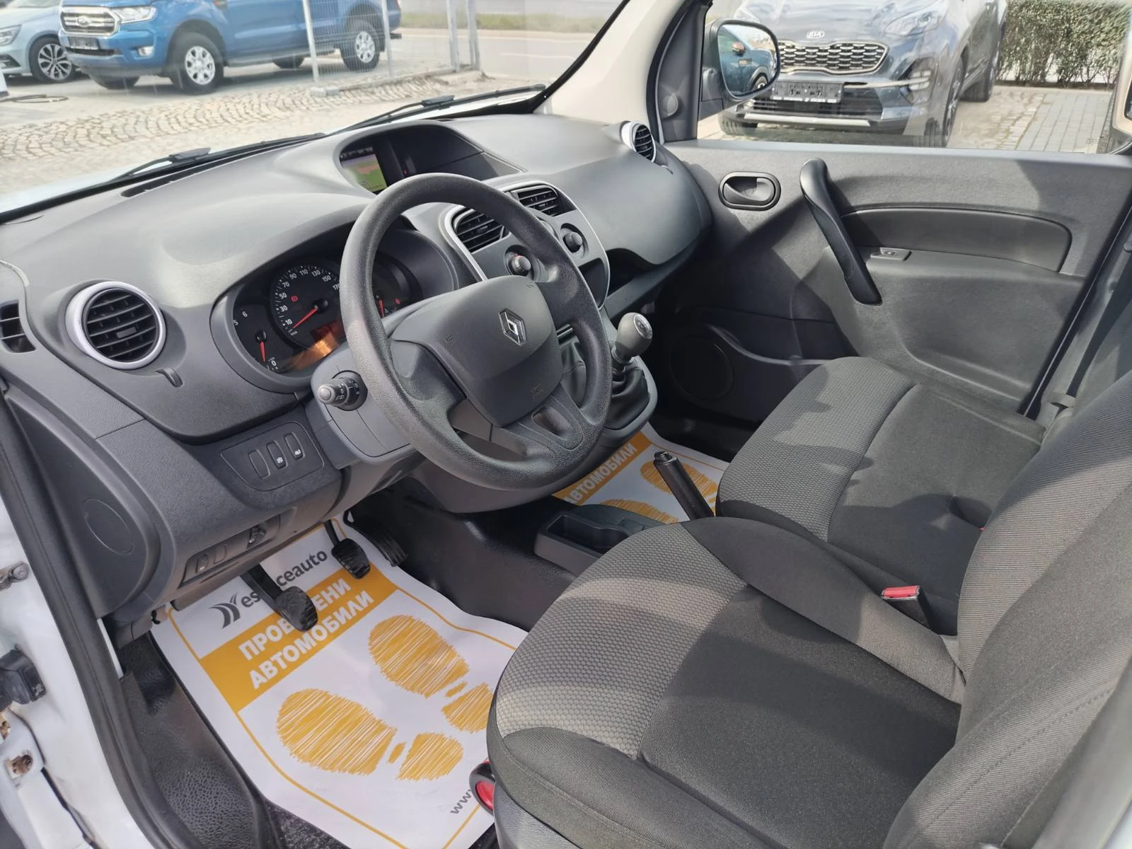 Renault Kangoo MAXI 1.5dCi/95к.с., снимка 10 - Автомобили и джипове - 53995550