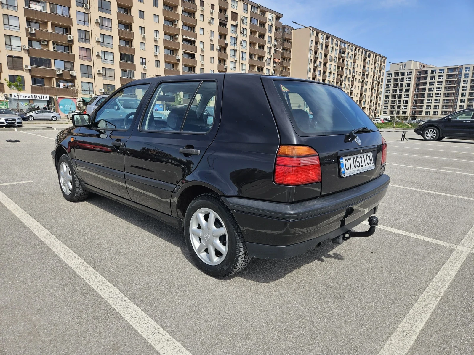 VW Golf 1.6 Газ/Бензин, снимка 8 - Автомобили и джипове - 54230655