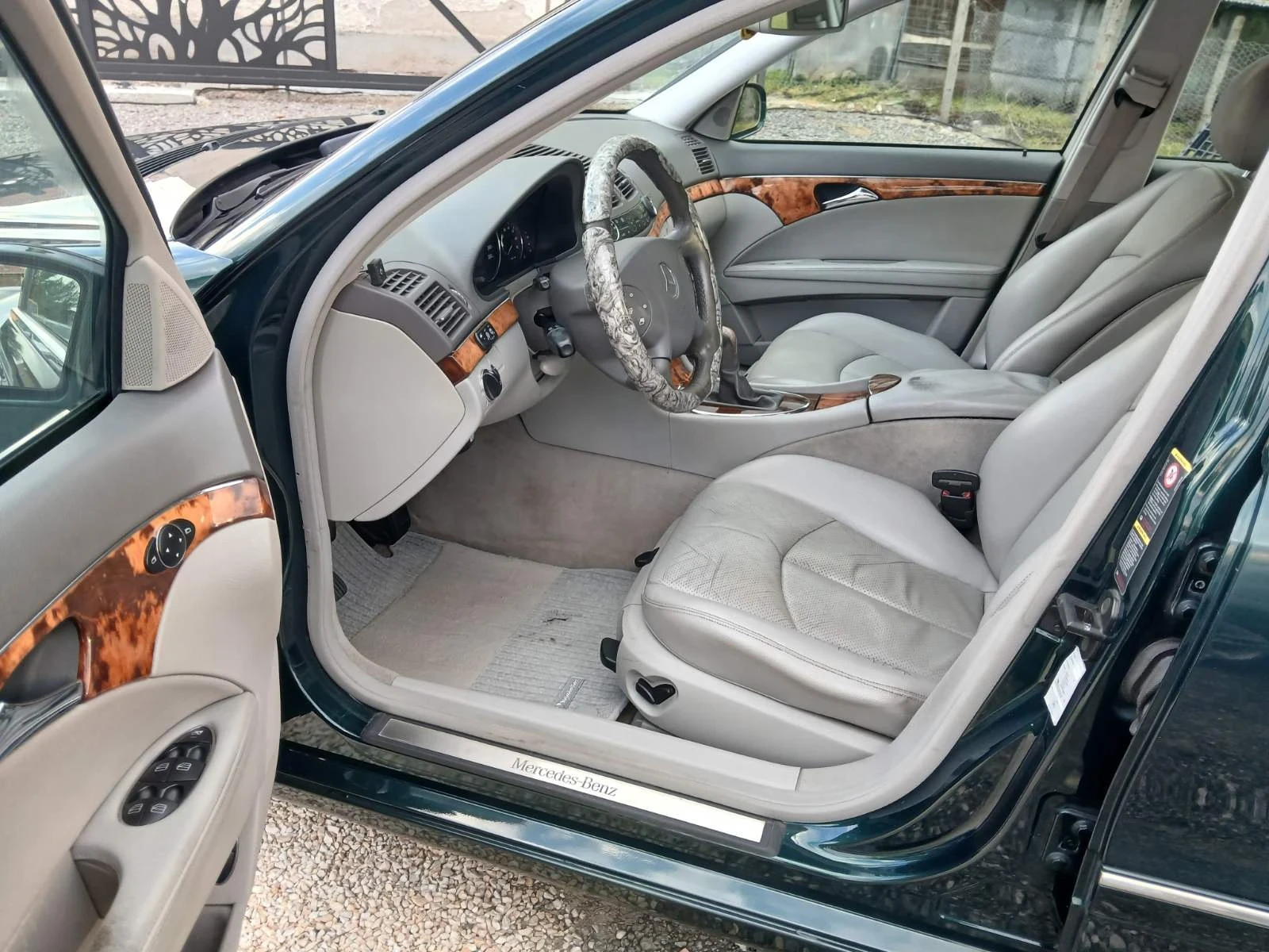 Mercedes-Benz E 240 2600, снимка 6 - Автомобили и джипове - 54245817