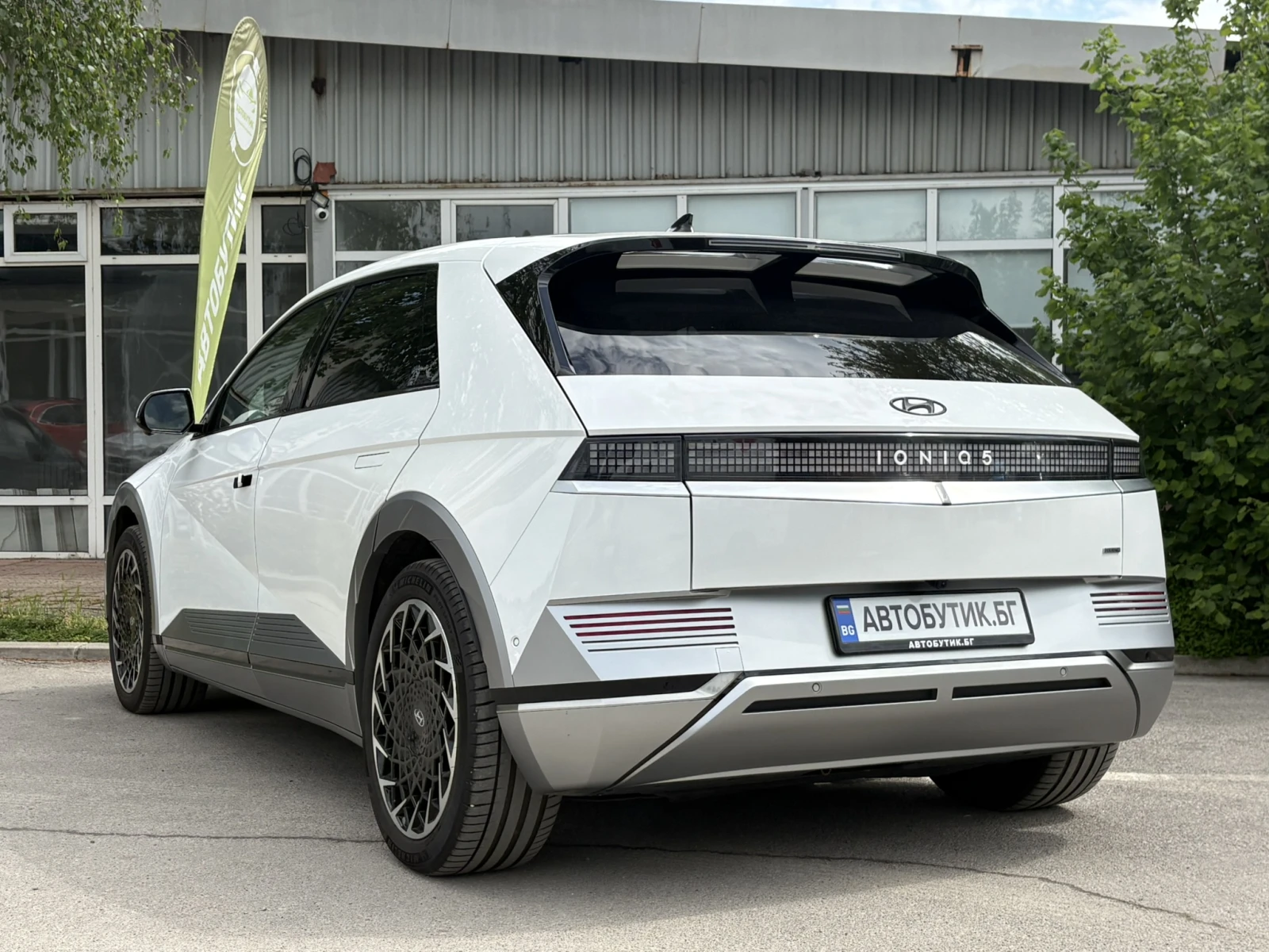 Hyundai Ioniq 5 НАЛИЧНА/77.4KWh/AWD/UNIQ/360/PAN/HEAD-UP/, снимка 6 - Автомобили и джипове - 54356323
