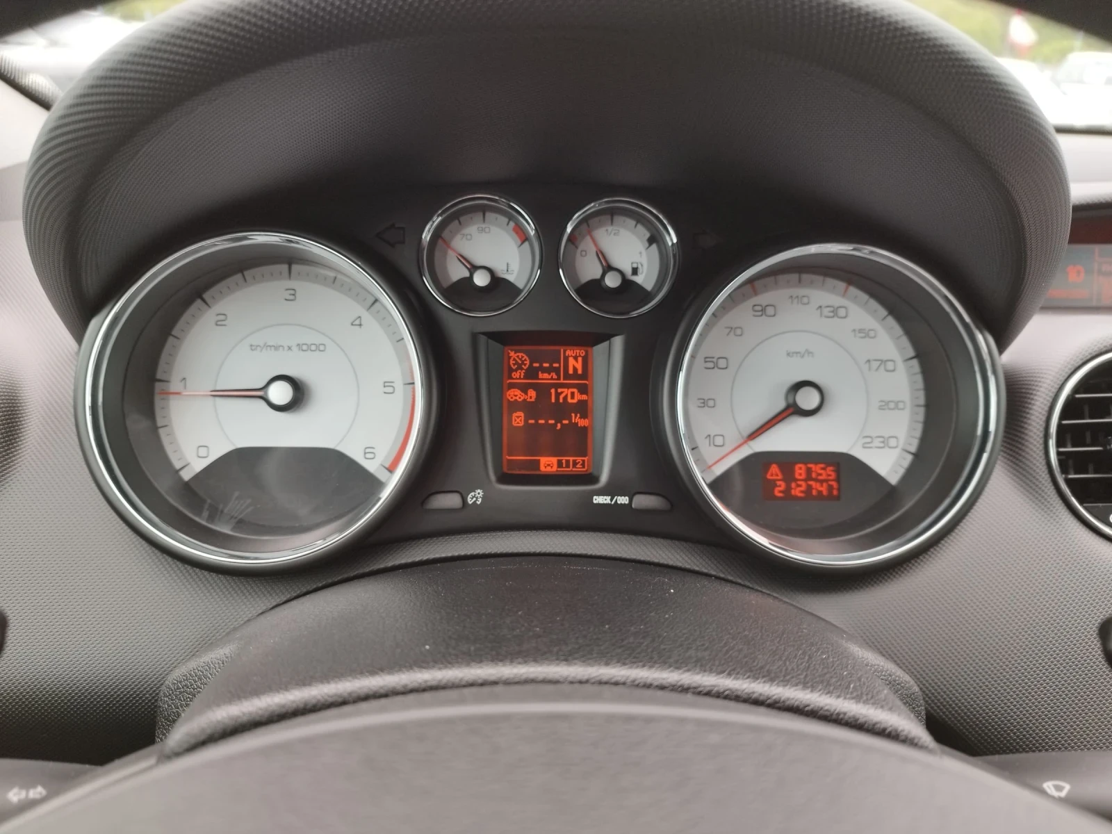 Peugeot 308 1.6HDI АВТОМАТ, снимка 17 - Автомобили и джипове - 54598656