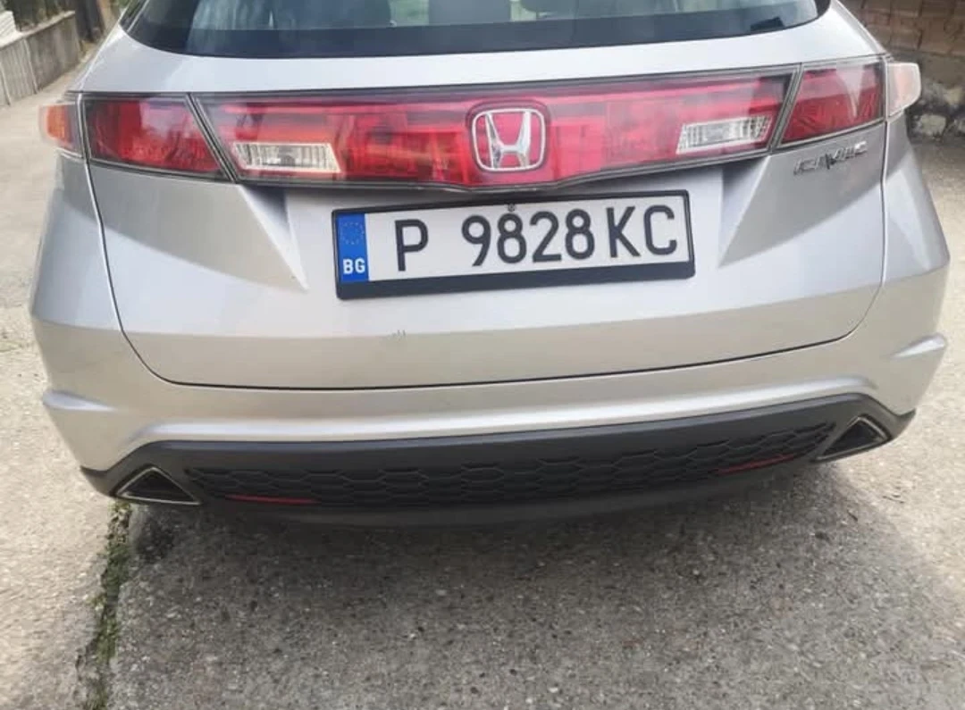 Honda Civic 8 генер., снимка 4 - Автомобили и джипове - 54711978