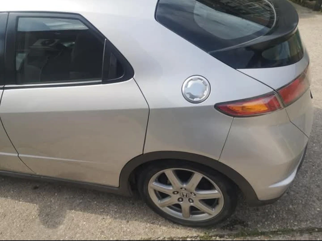 Honda Civic 8 генер., снимка 3 - Автомобили и джипове - 54711978