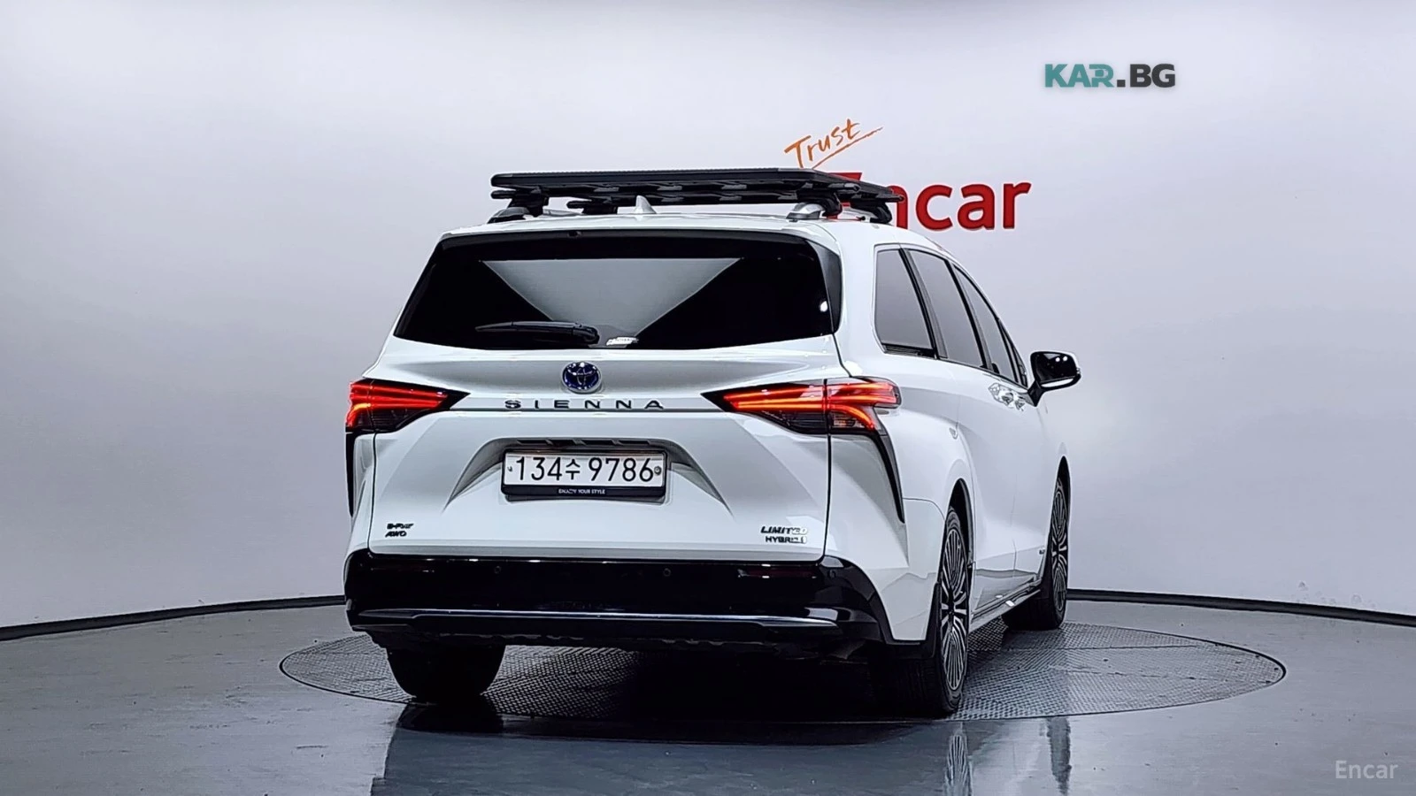 Toyota Sienna 2.5 HYBRID/360/ПОДГРЕВ/ОБДУХВАНЕ, снимка 4 - Автомобили и джипове - 54902520