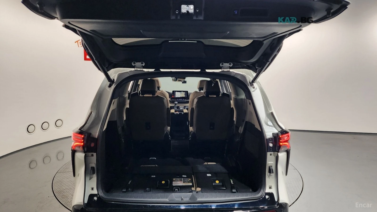 Toyota Sienna 2.5 HYBRID/360/ПОДГРЕВ/ОБДУХВАНЕ, снимка 17 - Автомобили и джипове - 54902520