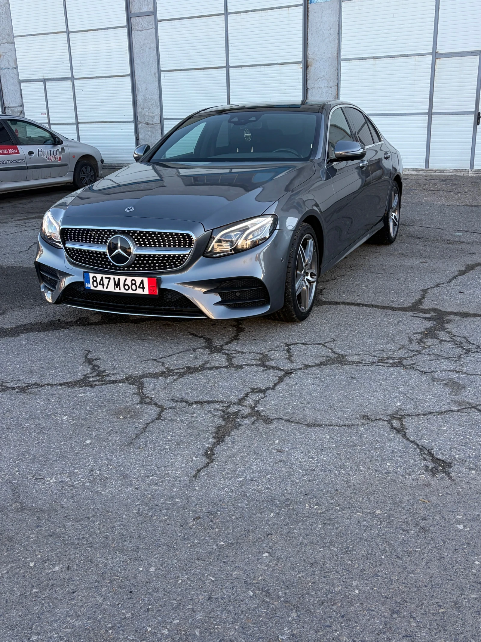Mercedes-Benz E 350 4MATIC AMG Line Pano BURMASTER , снимка 2 - Автомобили и джипове - 54913055