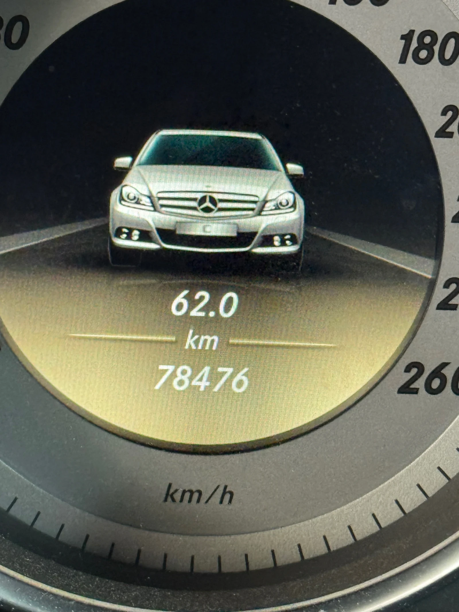 Mercedes-Benz C 180 78000 км ШОК, снимка 13 - Автомобили и джипове - 54953709