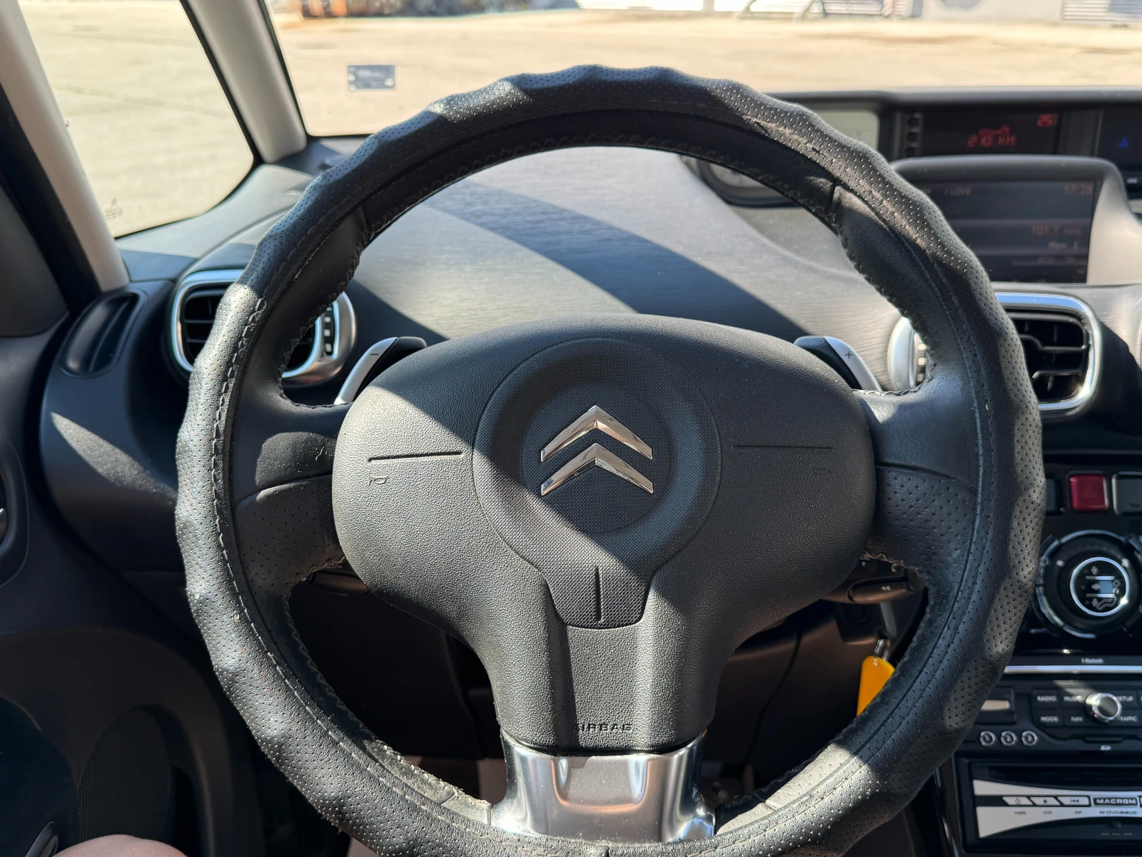 Citroen C3 Picasso 1, 6tdi/Aвтоматик/Нави, снимка 12 - Автомобили и джипове - 55172306