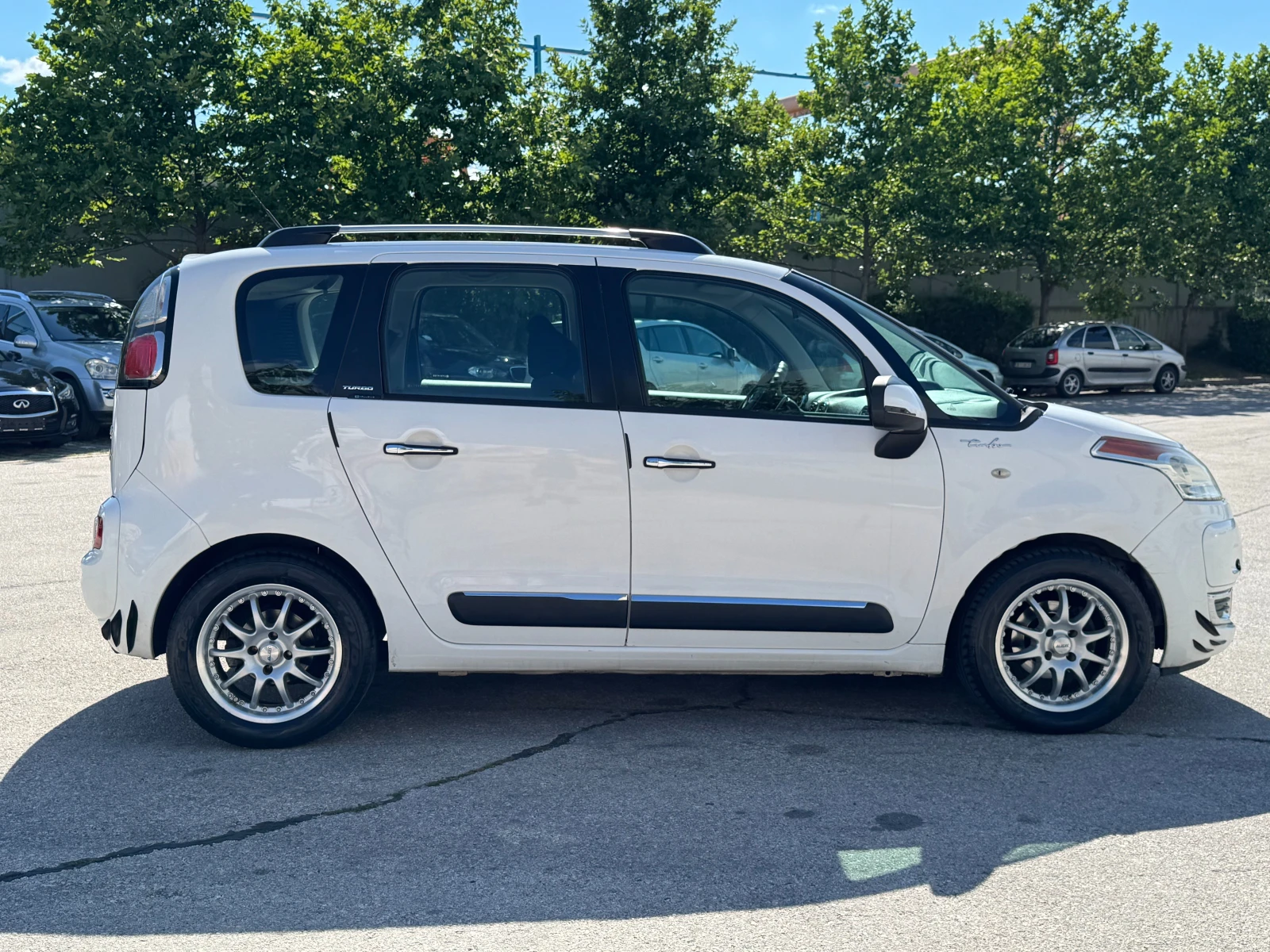Citroen C3 Picasso 1, 6tdi/Aвтоматик/Нави, снимка 6 - Автомобили и джипове - 55172306