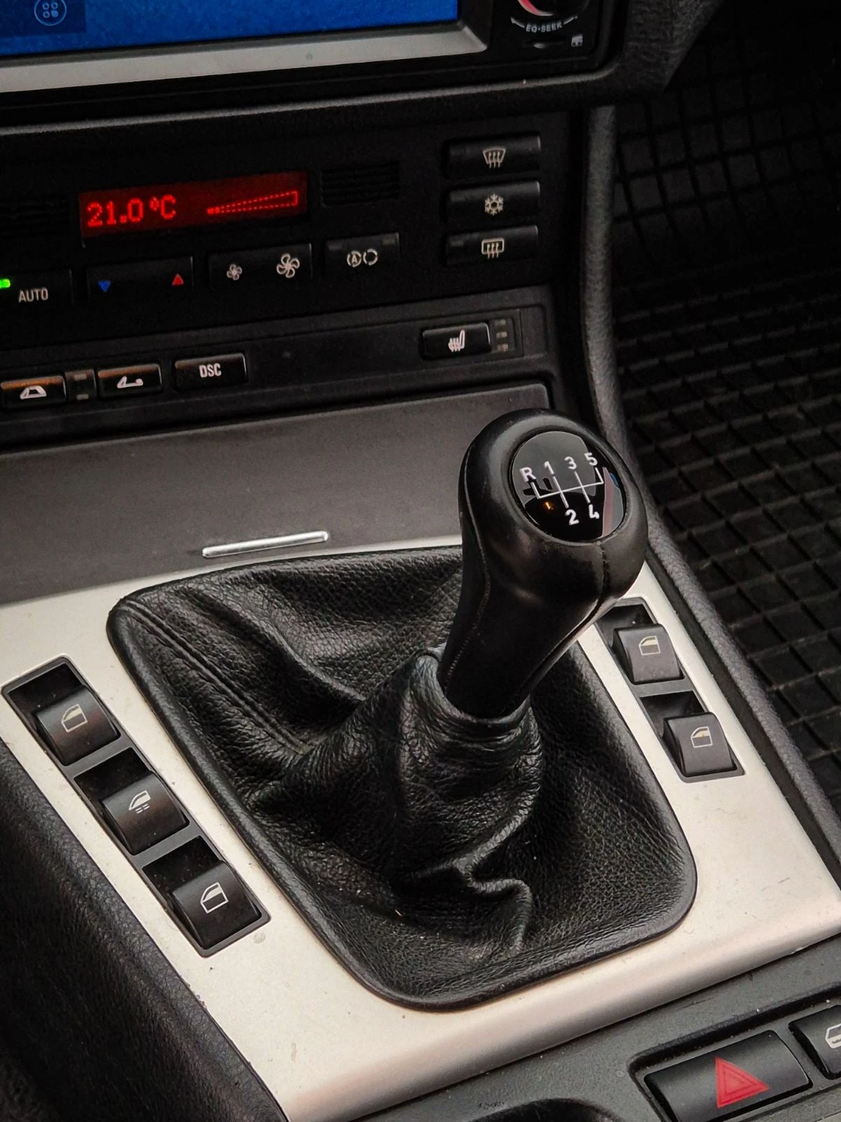 BMW 330, снимка 4 - Автомобили и джипове - 55366564