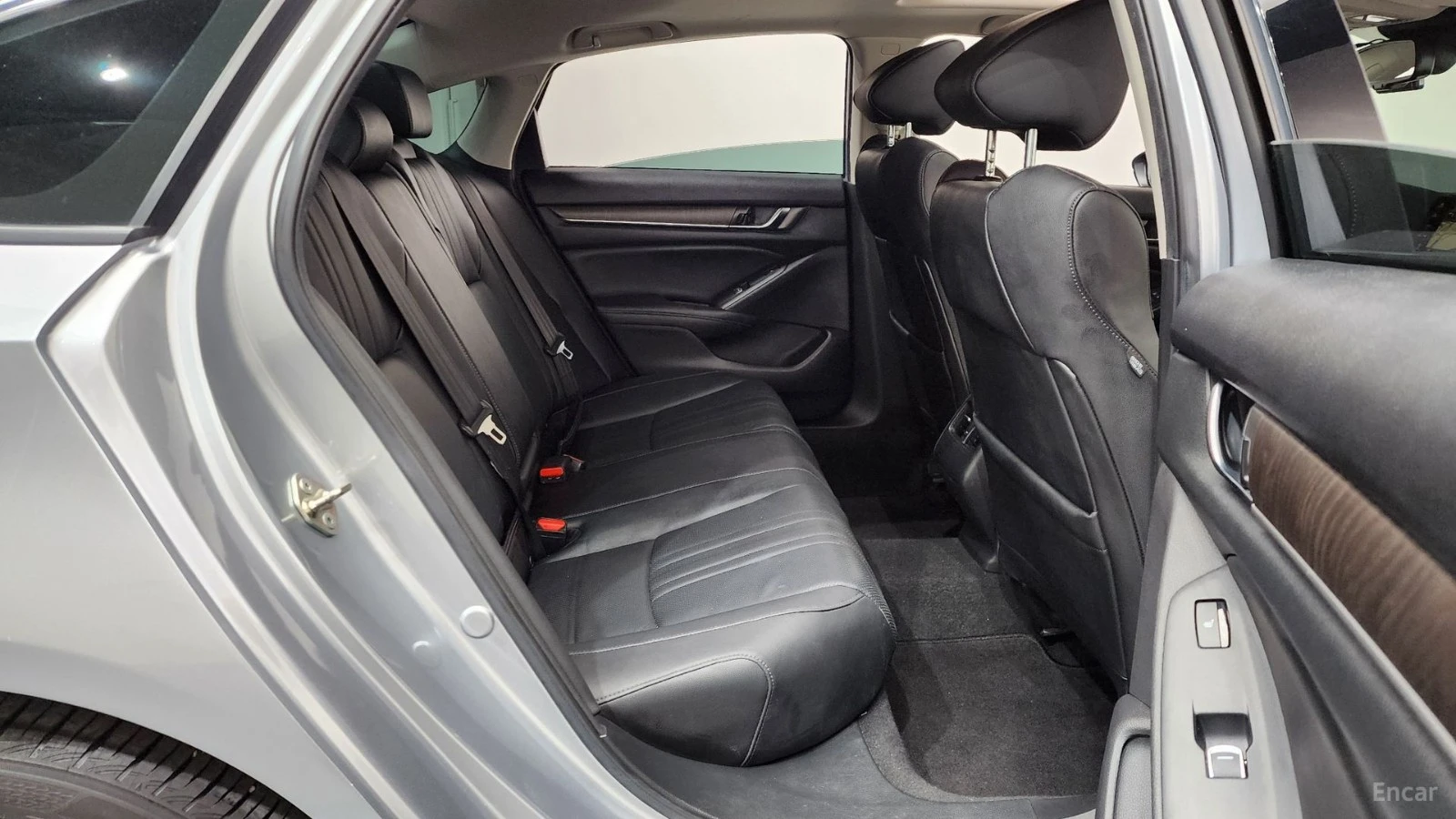 Honda Accord 2.0* HYBRID* TOURING* КОЖА* ПОДГРЕВ* ШИБИДАХ* HEAD, снимка 10 - Автомобили и джипове - 55444832