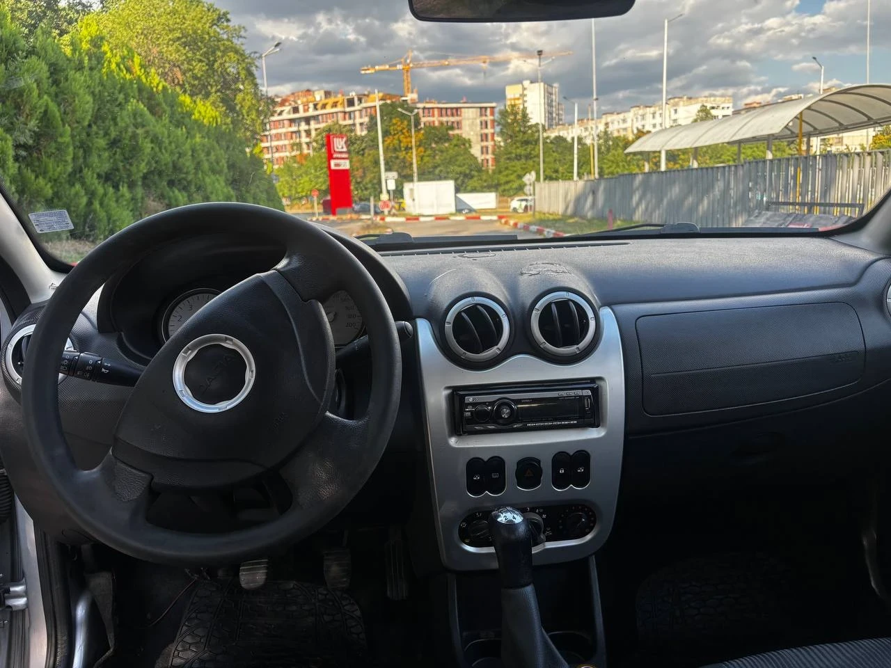 Dacia Sandero 1.6 бензин/климатик, снимка 7 - Автомобили и джипове - 55476130