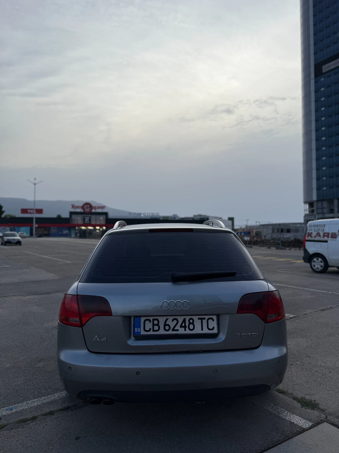 Audi A4, снимка 5 - Автомобили и джипове - 55870657