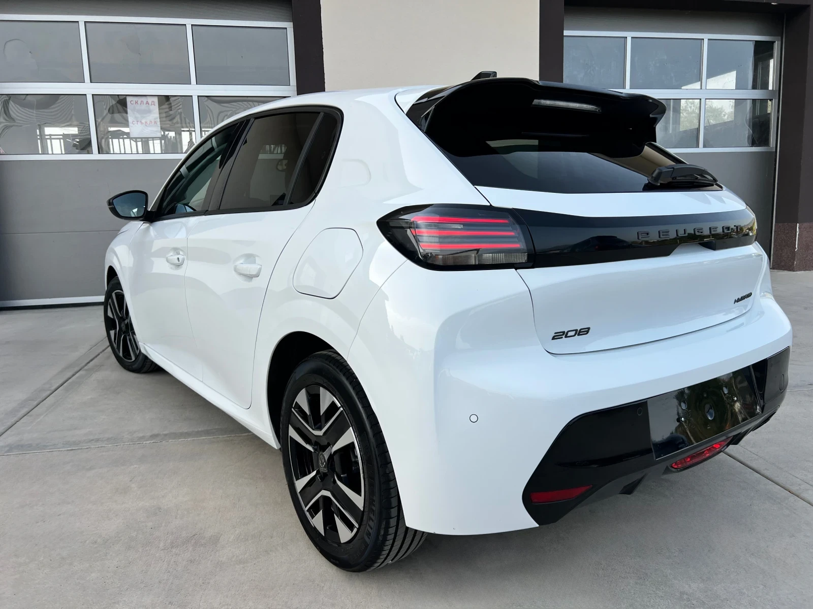 Peugeot 208 1.2 HYBRID 48V e-DCS6 АВТОМАТИК 28903 km! CarPlay!, снимка 14 - Автомобили и джипове - 55886833