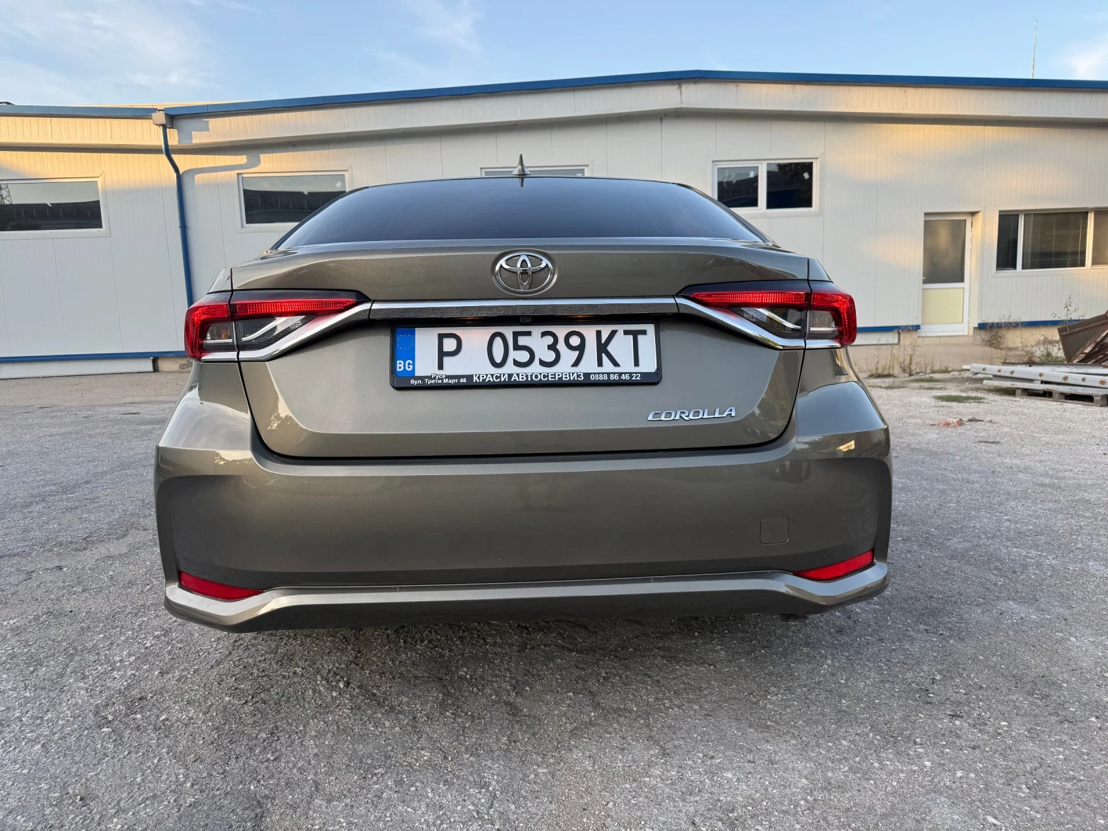 Toyota Corolla 1.5/камера в гаранция, снимка 6 - Автомобили и джипове - 56155295