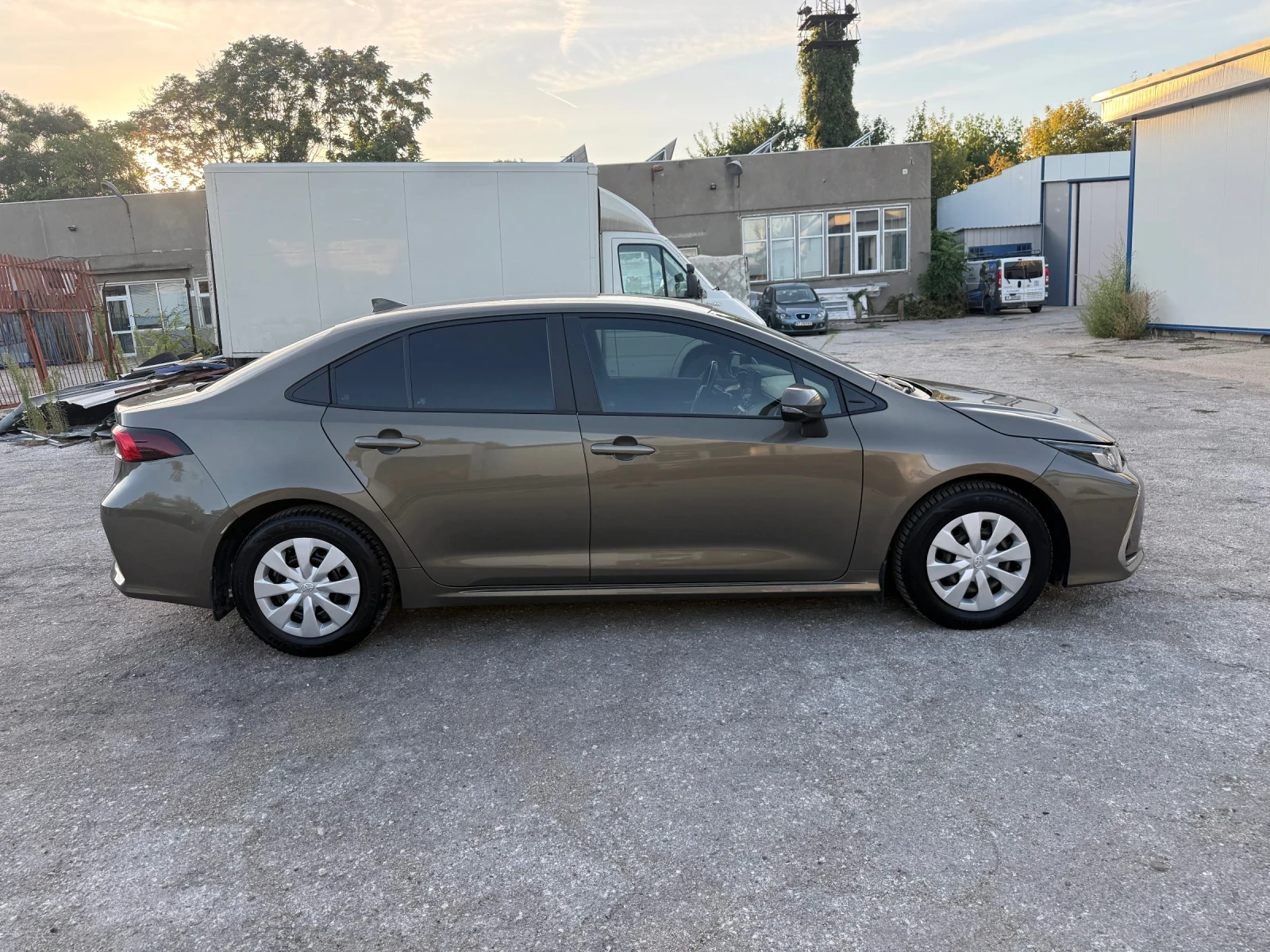 Toyota Corolla 1.5/камера в гаранция, снимка 5 - Автомобили и джипове - 56155295