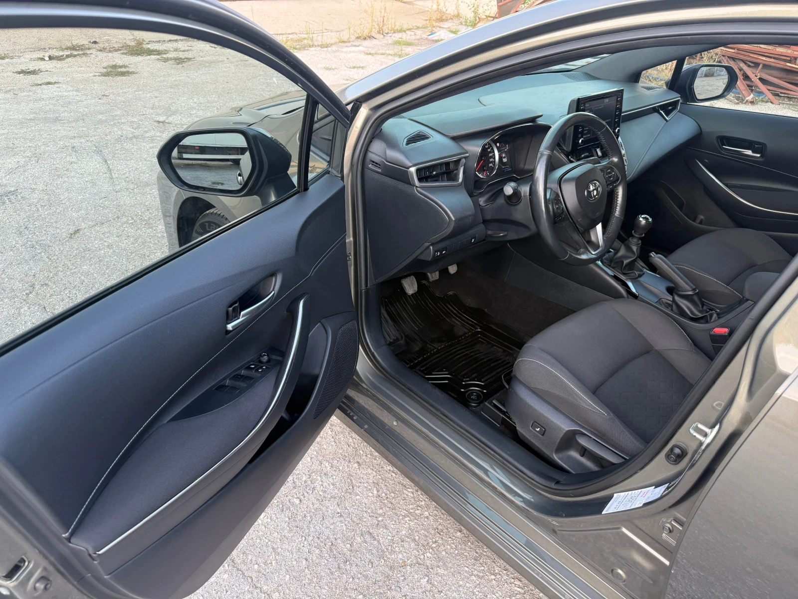 Toyota Corolla 1.5/камера в гаранция, снимка 8 - Автомобили и джипове - 56155295
