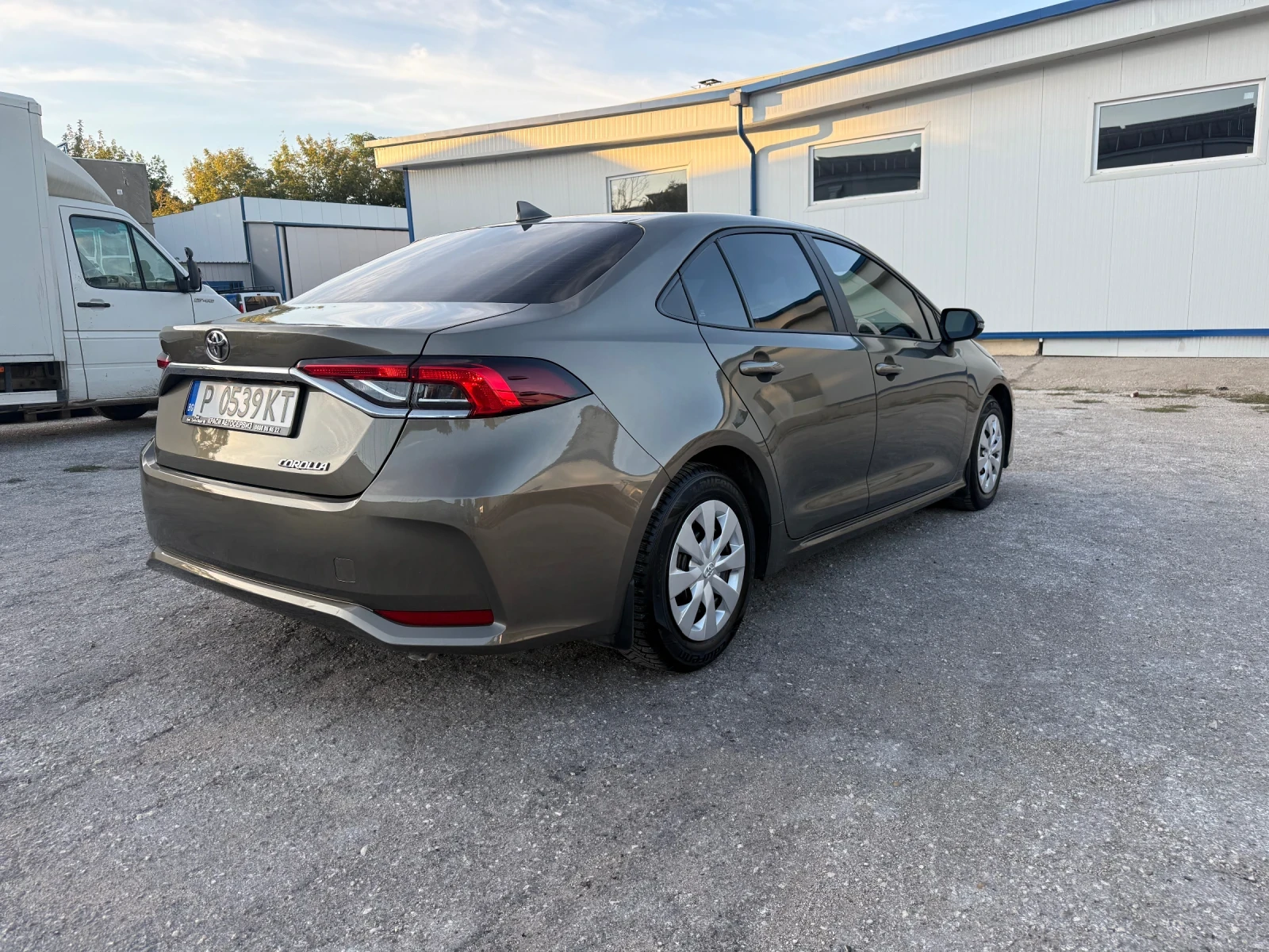 Toyota Corolla 1.5/камера в гаранция, снимка 4 - Автомобили и джипове - 56155295