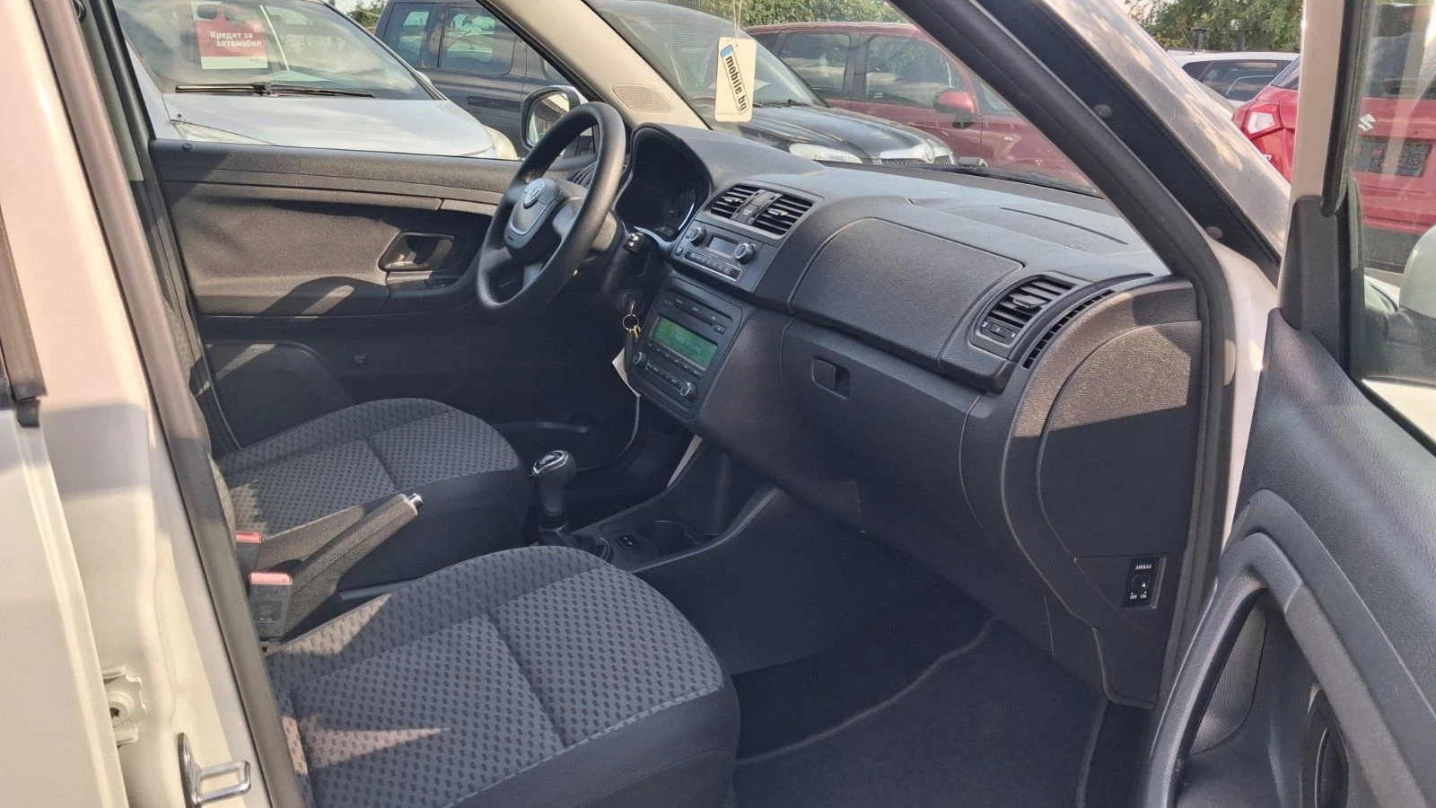 Skoda Fabia 1.6TDI, снимка 12 - Автомобили и джипове - 56316054