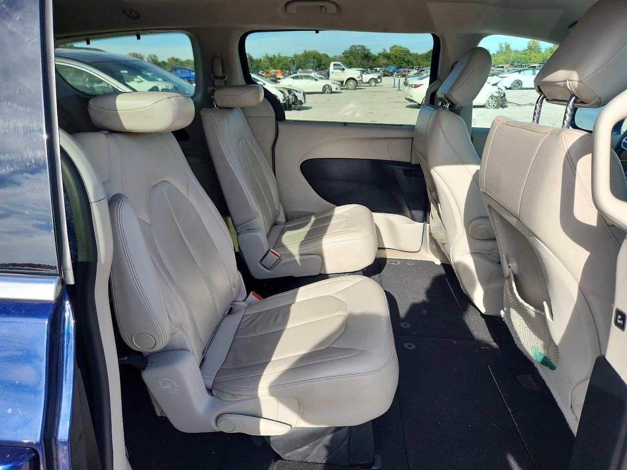 Chrysler Pacifica, снимка 11 - Автомобили и джипове - 56571576