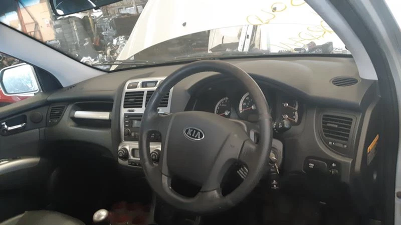 Kia Sportage 2.0d , снимка 5 - Автомобили и джипове - 21473552