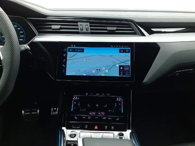 Audi Q8 E-tron 55/ QUATTRO/ S-LINE/ LIFT/ MATRIX/ CAMERA/ , снимка 12 - Автомобили и джипове - 48237958