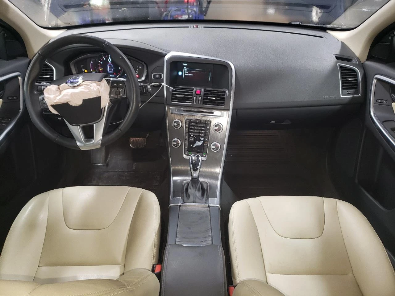 Volvo XC60 T5 AWD Premier - изображение 8