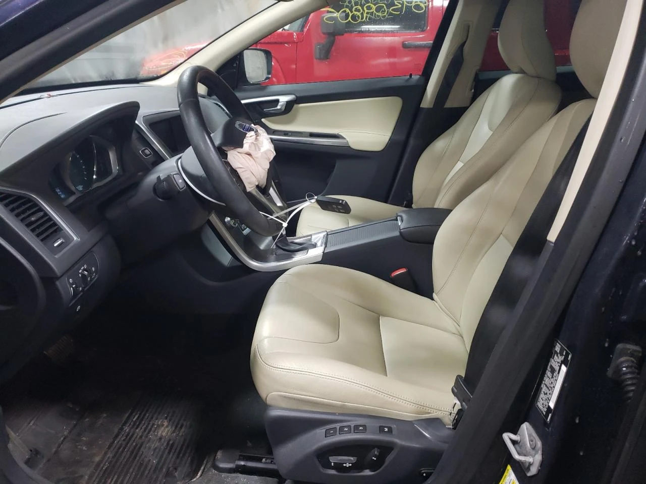 Volvo XC60 T5 AWD Premier - изображение 7