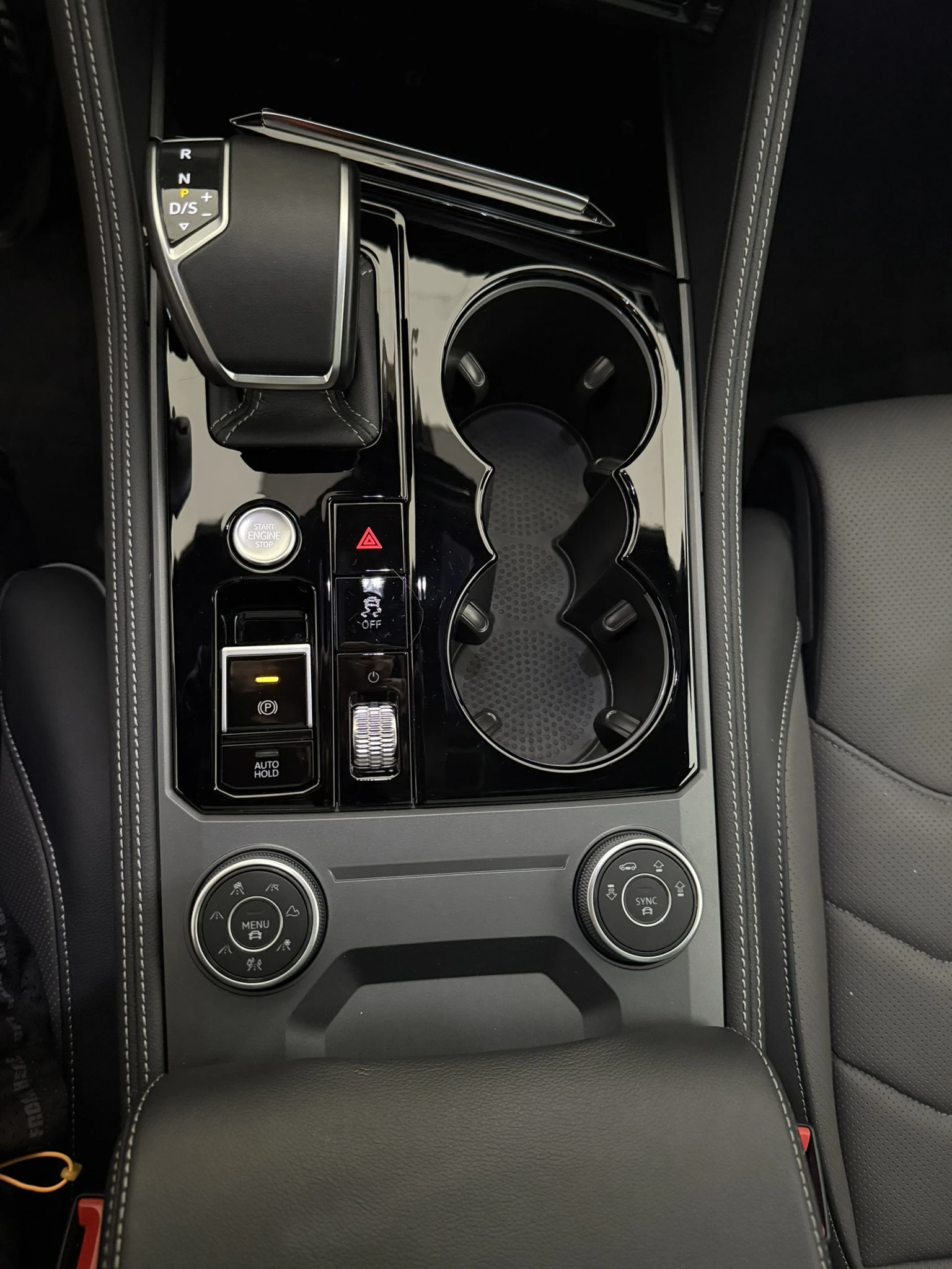 VW Touareg R - line Black style, снимка 14 - Автомобили и джипове - 54694888