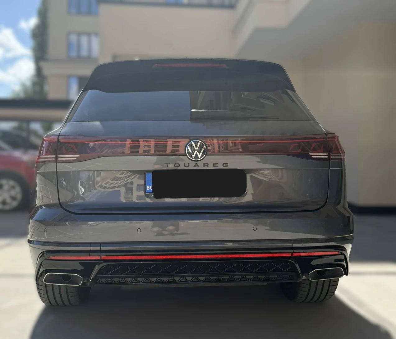 VW Touareg R - line Black style, снимка 4 - Автомобили и джипове - 54694888